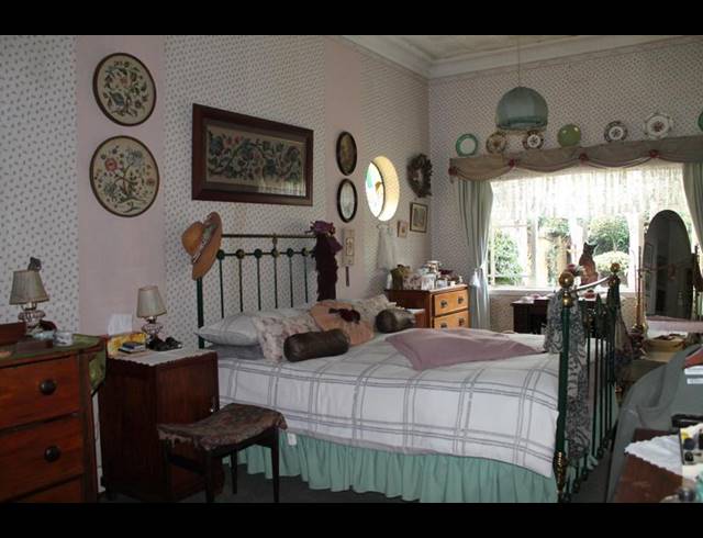 2 BEDROOM HOUSE FOR SALE IN KENSINGTON